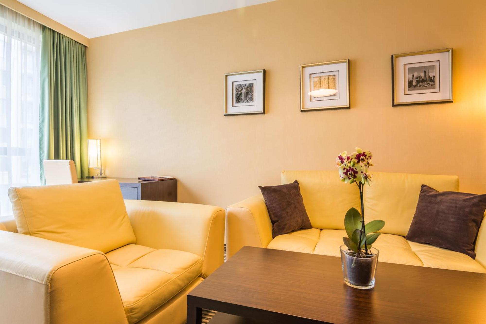 Best Western Plus Olives City Hotel - Free Pool & Parking — Photos 2